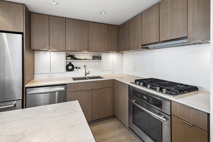 1209 111 E 1st Avenue