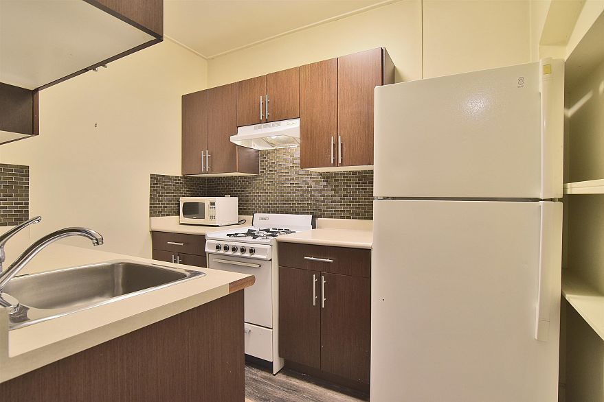 5 935 JERVIS STREET, Vancouver BC V6E 2B5