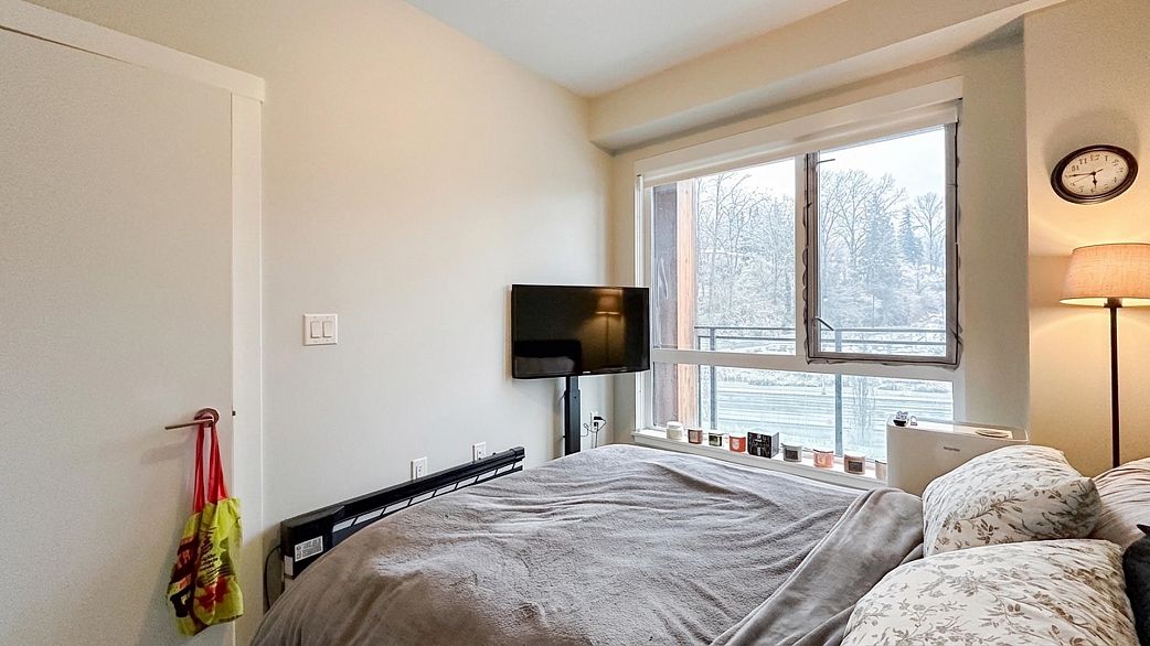 301 3588 Sawmill Crescent