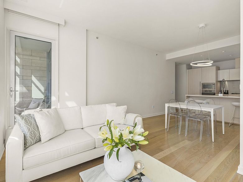 407 77 Walter Hardwick Avenue