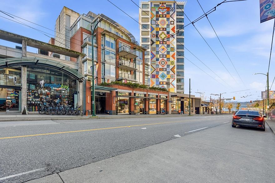 301 1762 Davie Street