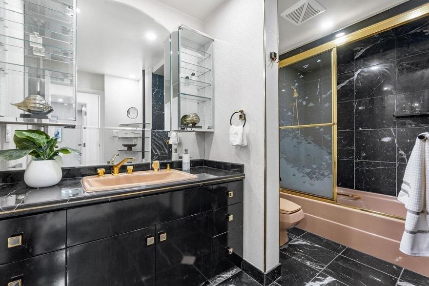 401 2015 Beach Avenue