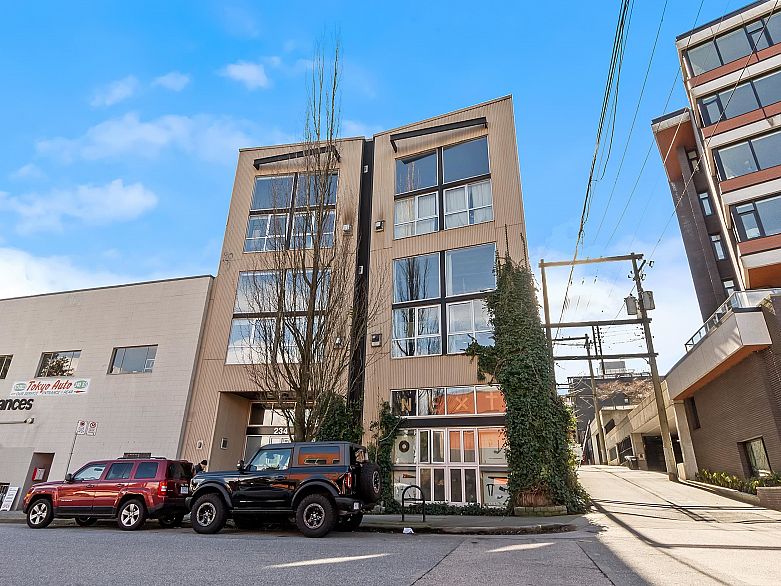 205 234 E 5th Avenue