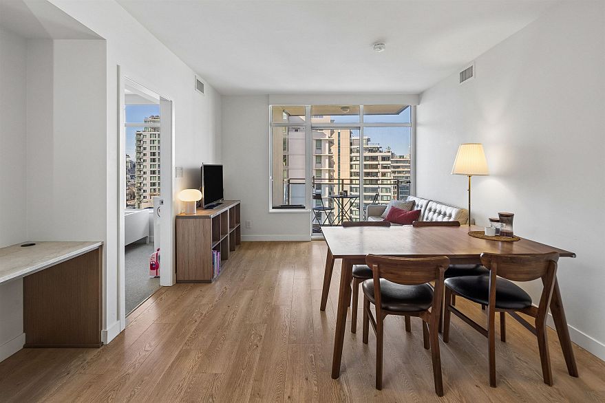 1209 111 E 1st Avenue