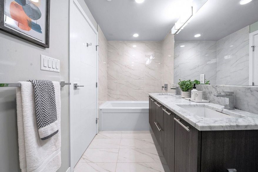 401 5033 Cambie Street