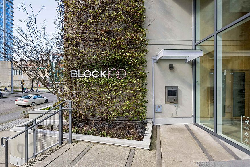 1209 111 E 1st Avenue