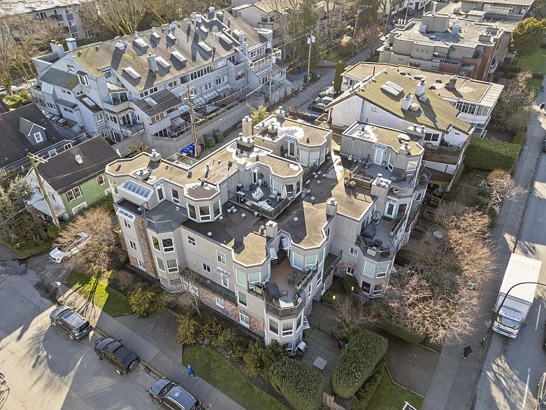 103 2110 Cornwall Avenue