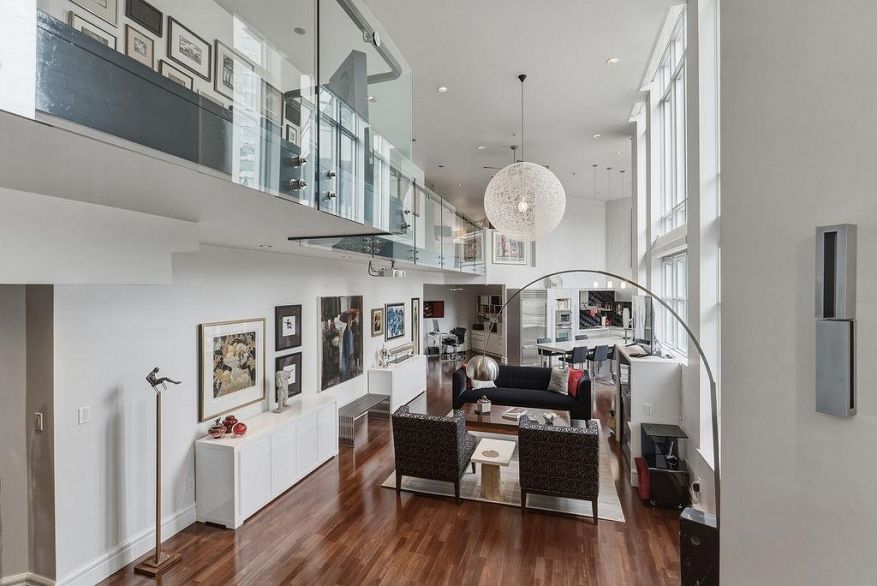 401 988 Richards Street