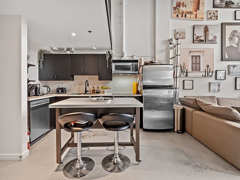 205 234 E 5th Avenue