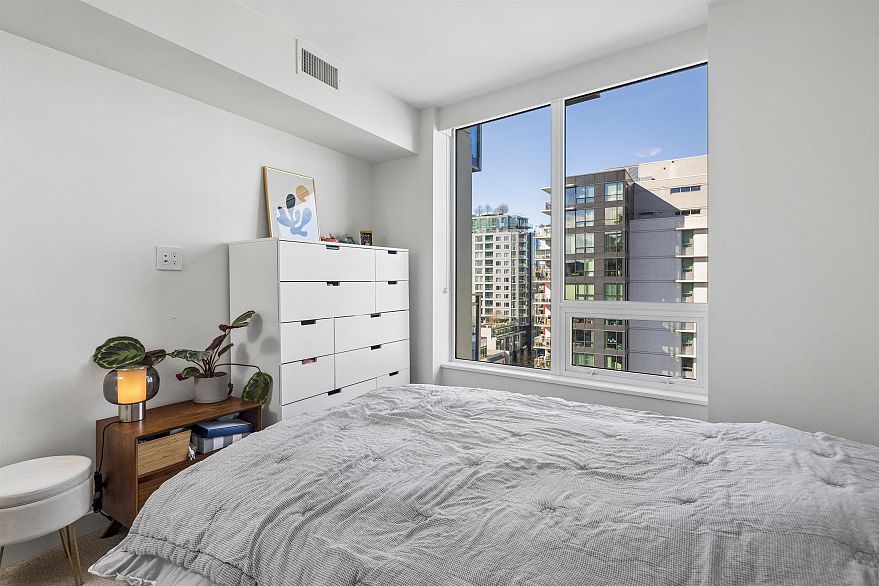 1209 111 E 1st Avenue