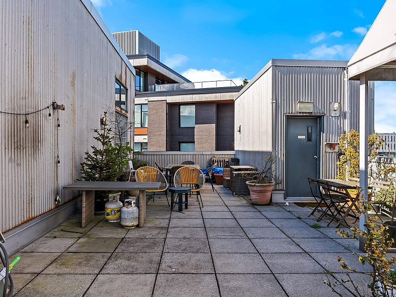 205 234 E 5th Avenue