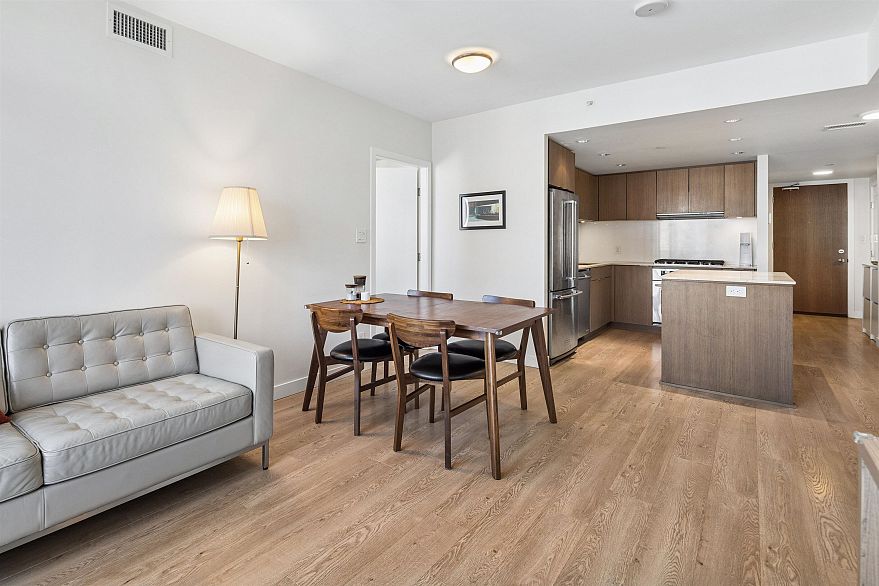 1209 111 E 1st Avenue