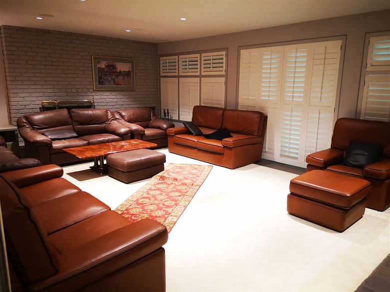 6187 Mackenzie Street