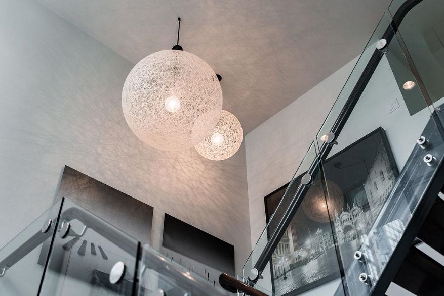 401 988 Richards Street