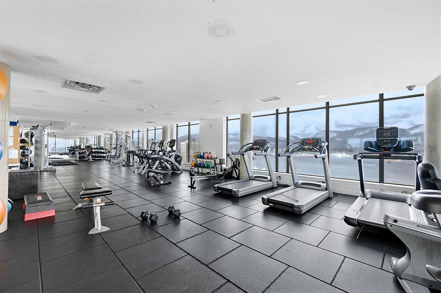 1701 108 W Cordova Street