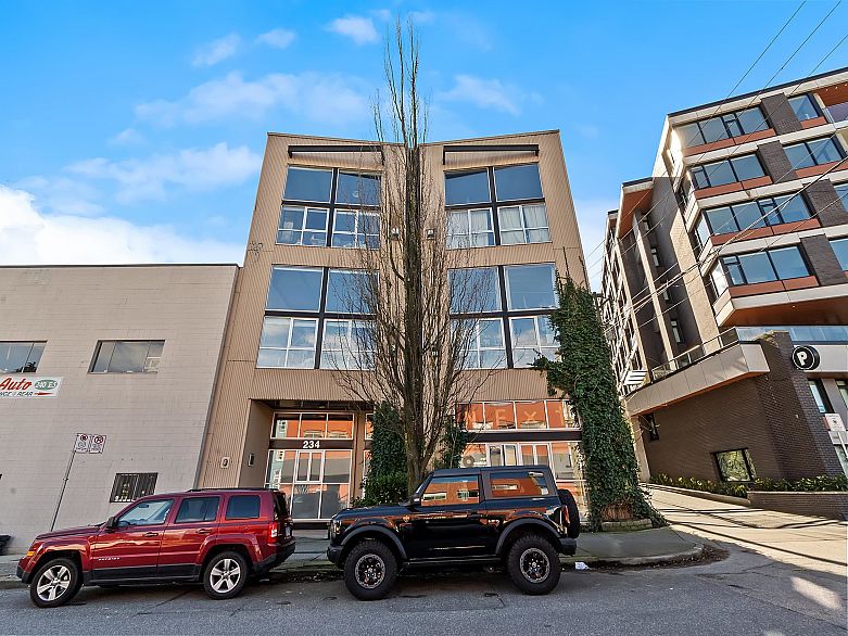 205 234 E 5th Avenue