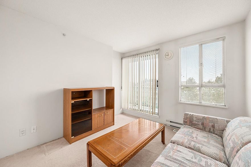 607 3489 Ascot Place