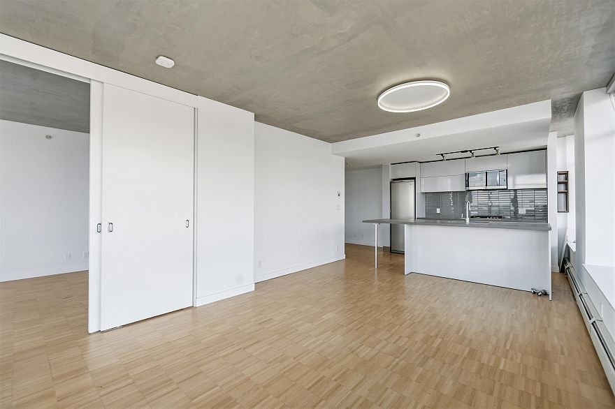 1701 108 W Cordova Street