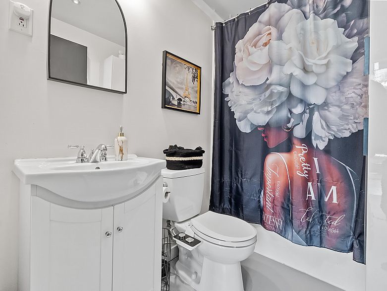 205 234 E 5th Avenue