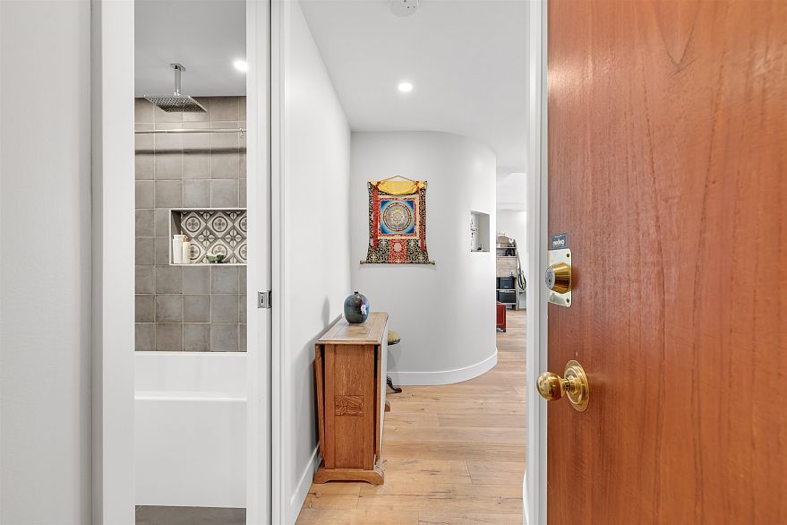 2603 1850 Comox Street