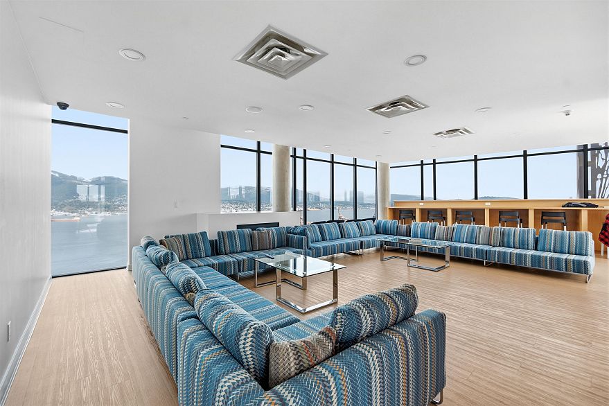 1701 108 W Cordova Street