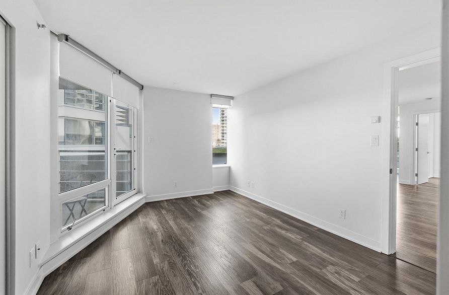 301 1762 Davie Street