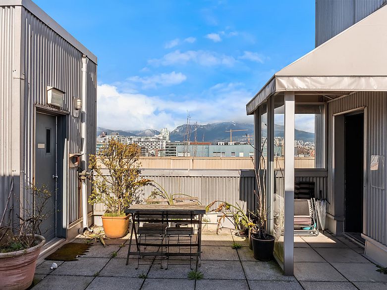 205 234 E 5th Avenue