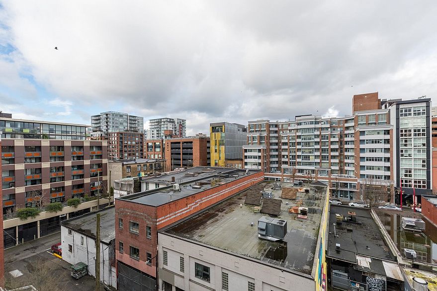 714 221 Union Street