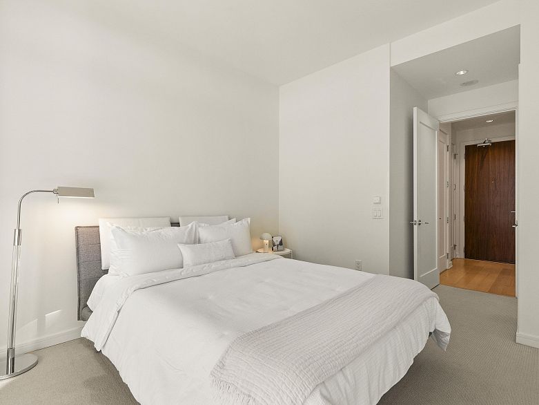 407 77 Walter Hardwick Avenue