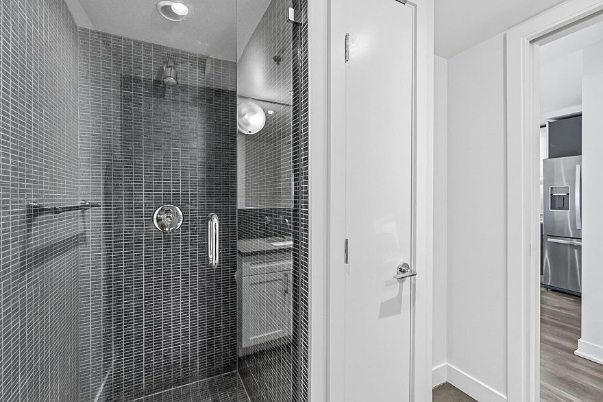 301 1762 Davie Street