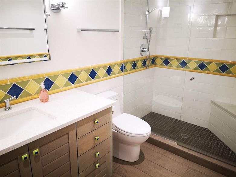 6187 Mackenzie Street