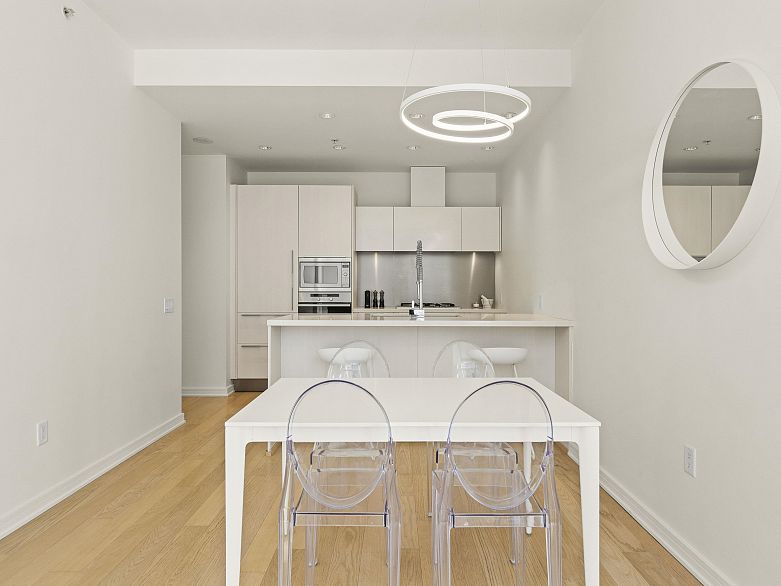 407 77 Walter Hardwick Avenue