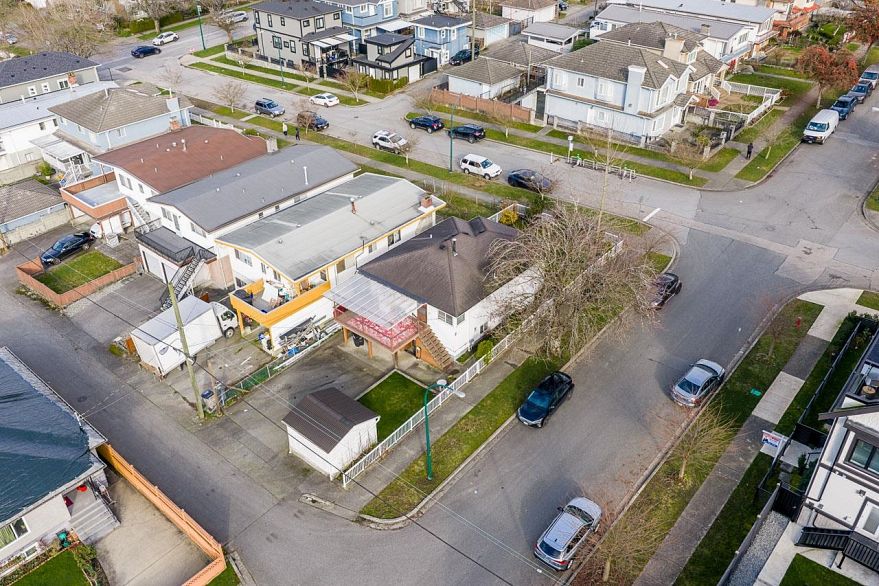 3895 Windermere Street