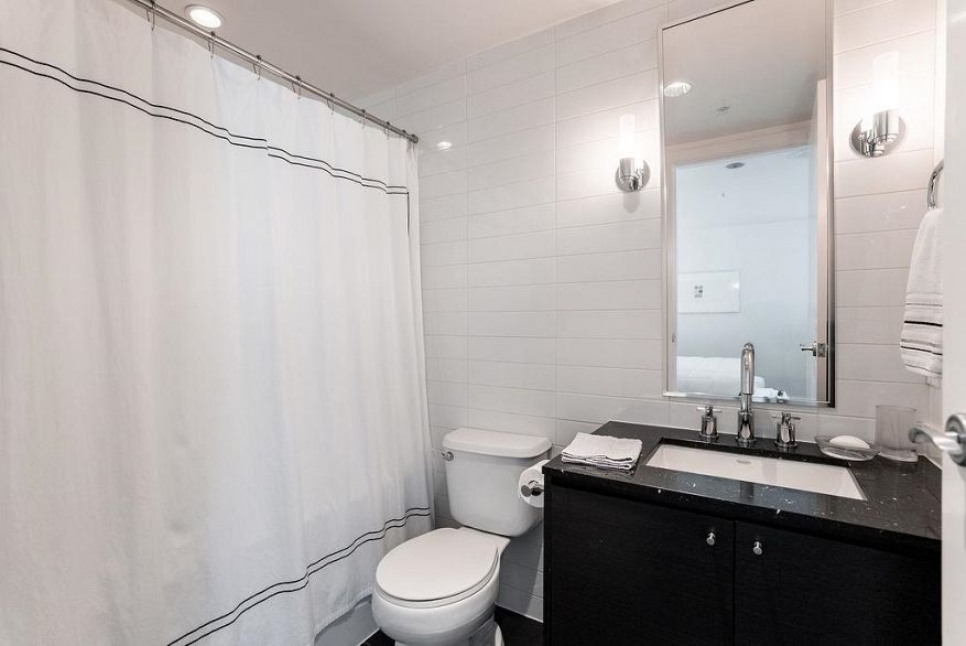 401 988 Richards Street