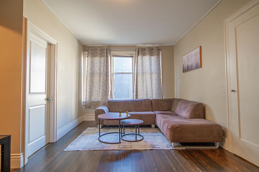 5 935 JERVIS STREET, Vancouver BC V6E 2B5