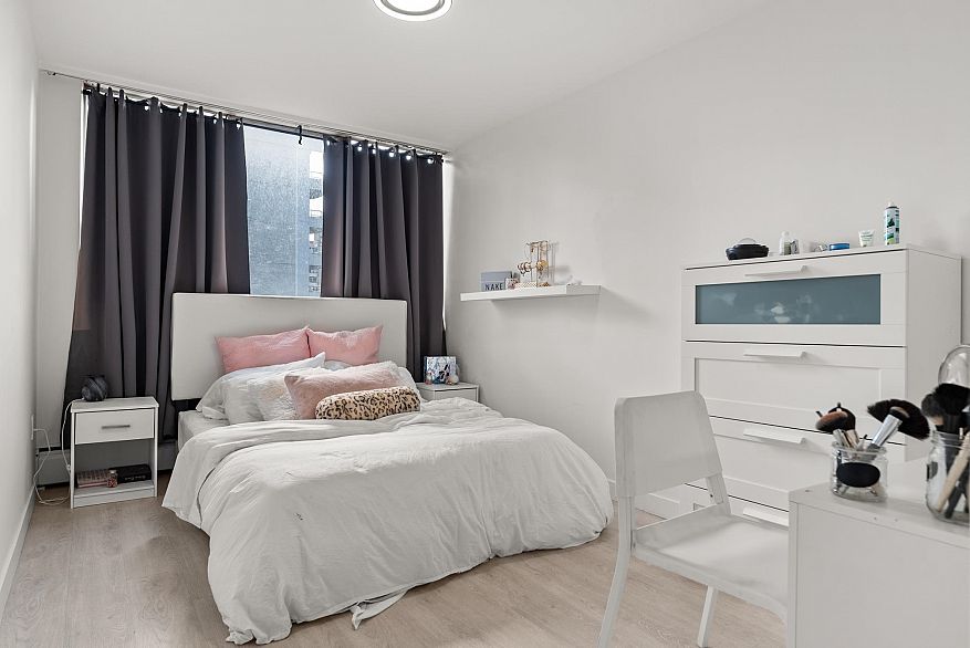 806 1250 Burnaby Street