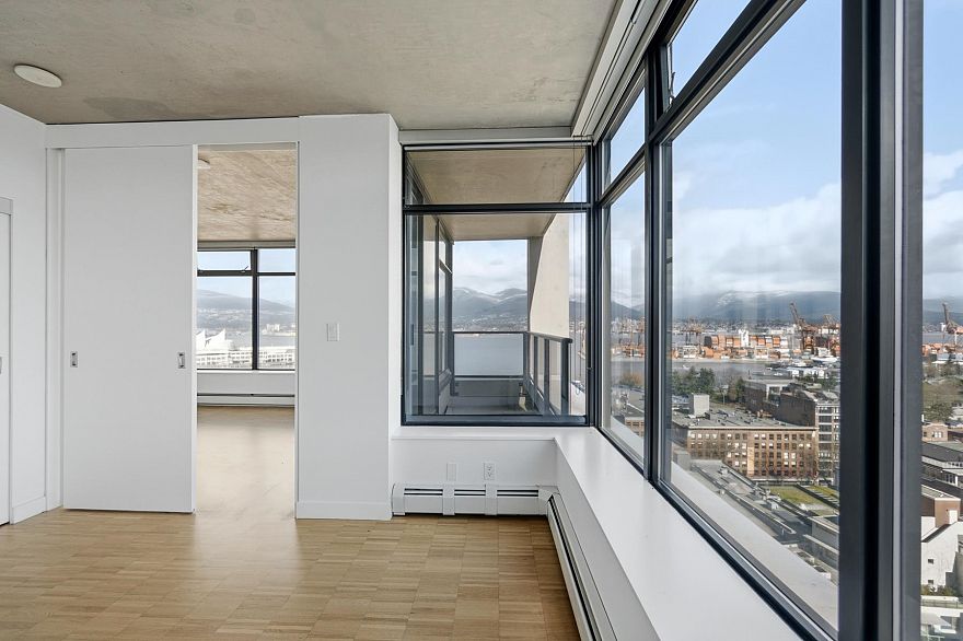 1701 108 W Cordova Street