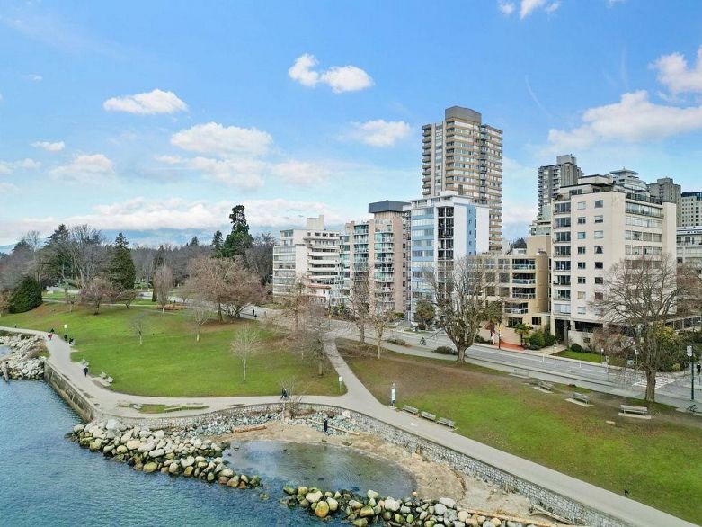 401 2015 Beach Avenue