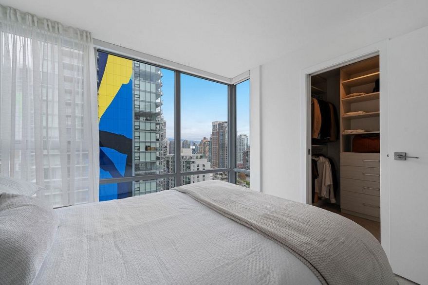 2206 1438 Richards Street