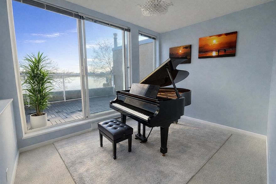 2178 E Kent Avenue South