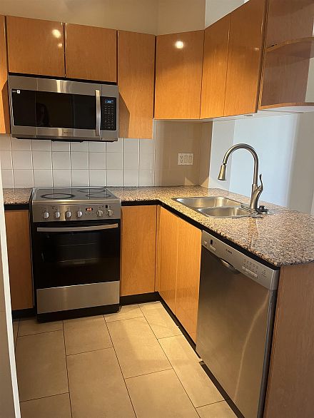 2103 1189 Howe Street