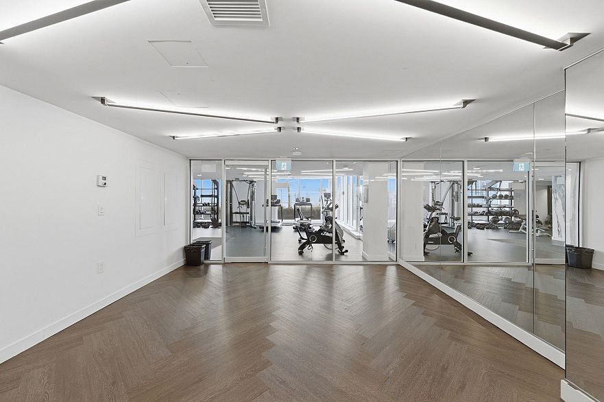 1909 1111 Richards Street