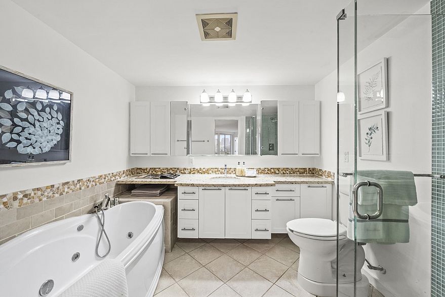 809 518 Moberly Road