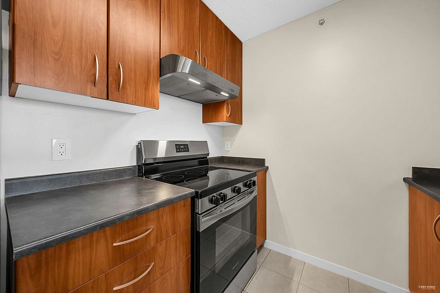 2002 3663 Crowley Drive