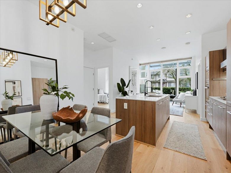 107 2221 E 30th Avenue