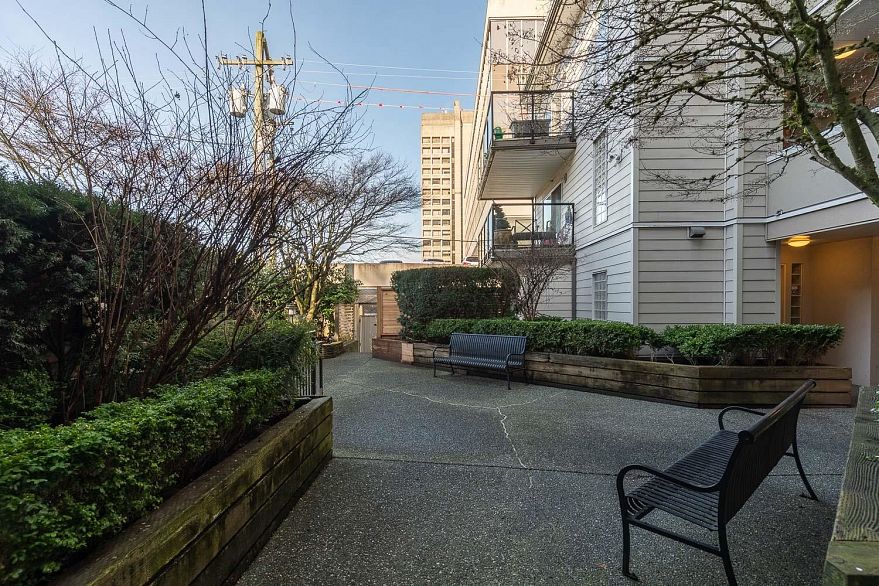 PH2 2577 Willow Street