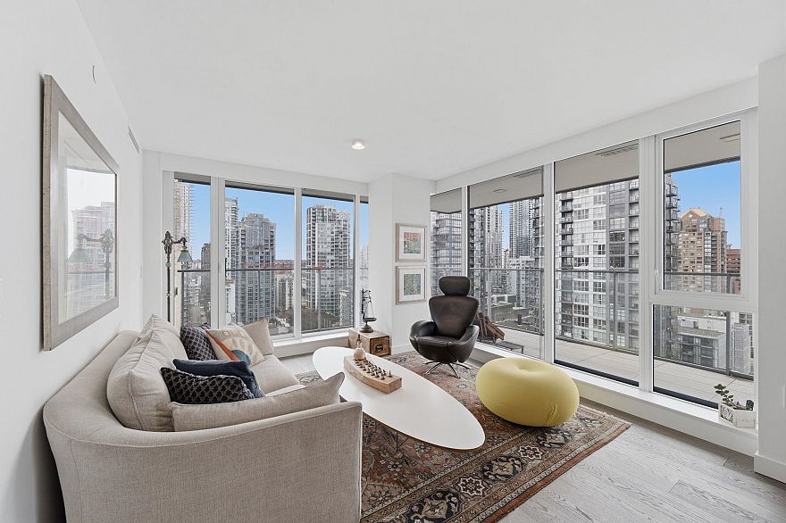 1909 1111 Richards Street