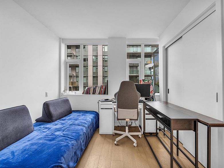 1401 1365 Davie Street