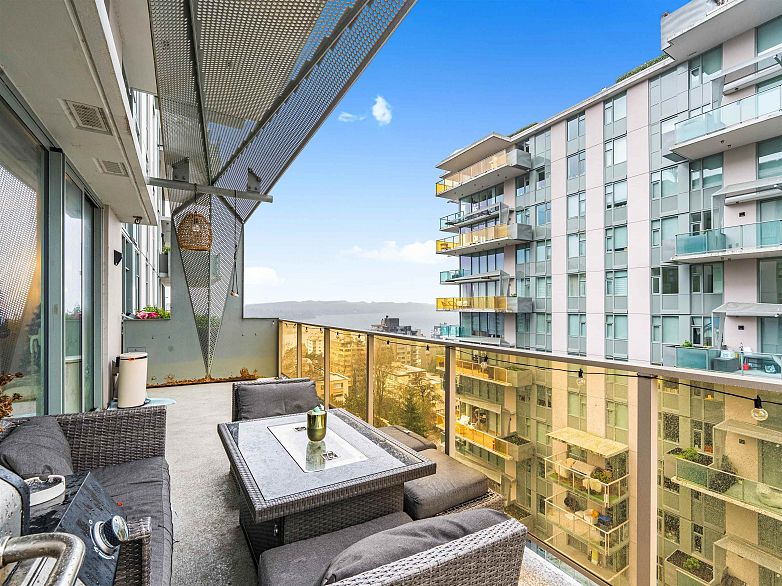 1401 1365 Davie Street