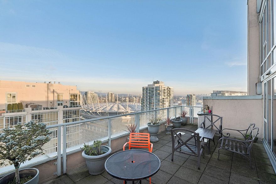 PH5 950 Cambie Street